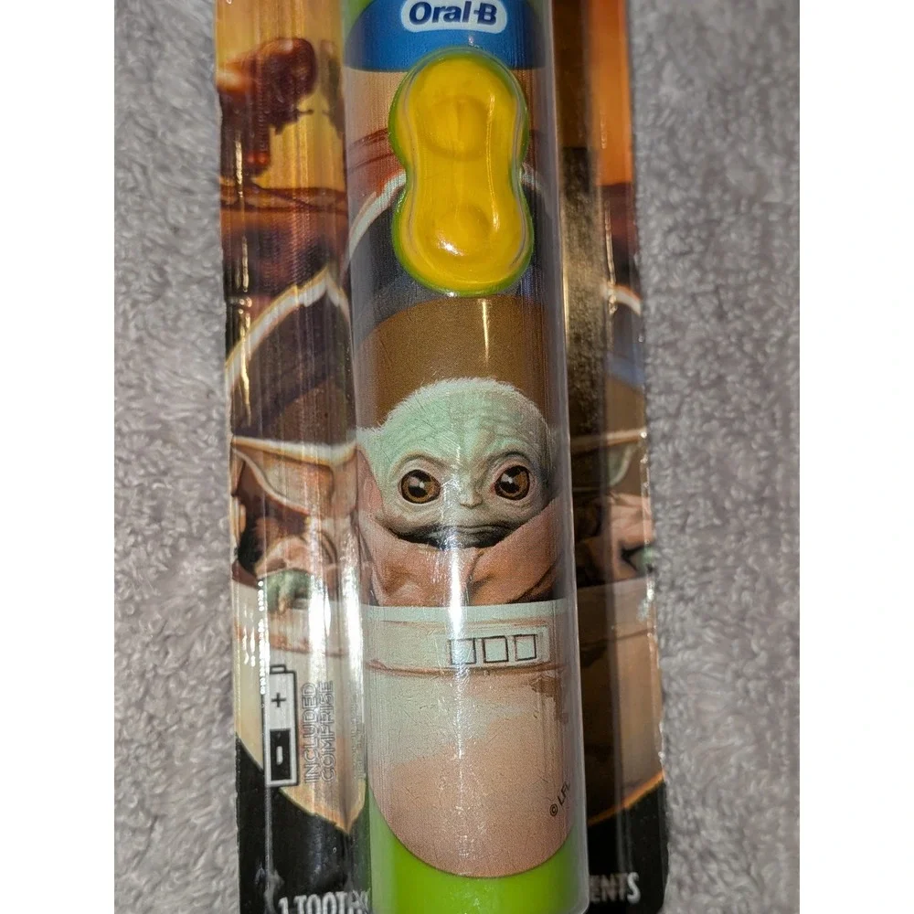 Oral-B Kids Battery Toothbrush Star Wars The Mandalorian Ages 3+‎ Soft Bristles